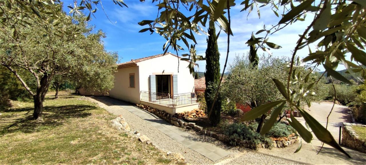 Bed and Breakfast O Patio Du Mas Callas Exterior foto